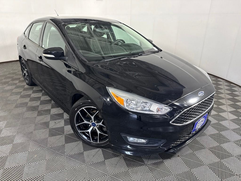 2016 Ford Focus — side profile view
