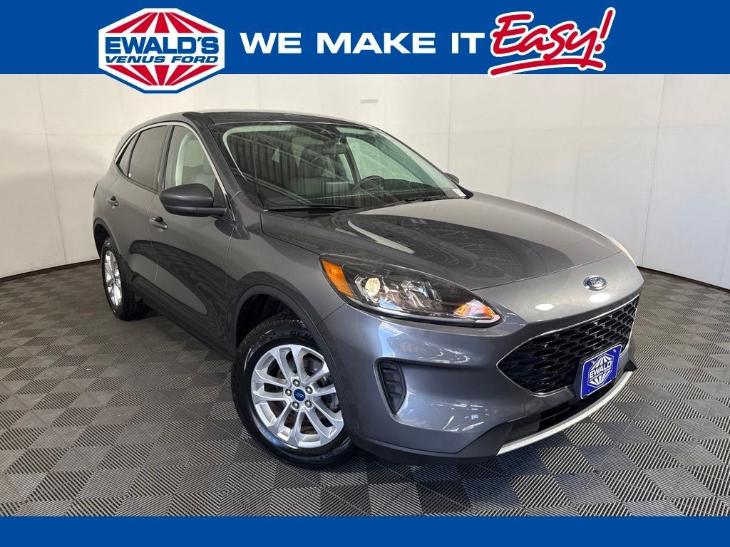 2022 Ford Escape SE in Gray Metallic — front three-quarter view
