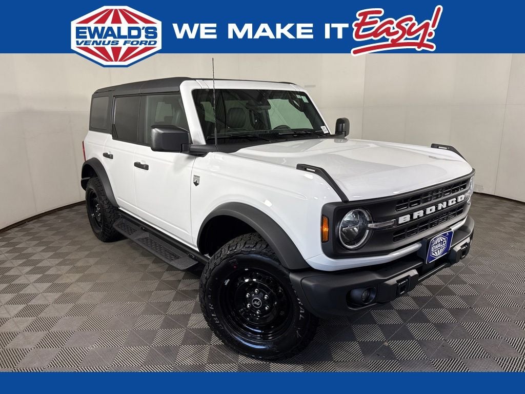2026 Ford Bronco Big Bend in Oxford White — front three-quarter view