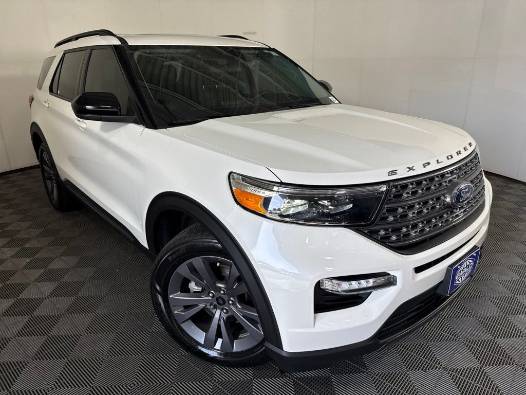 2023 Ford Explorer — side profile view