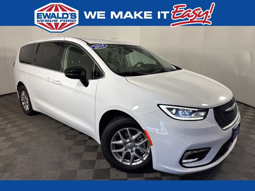 2024 Chrysler Pacifica Touring L in Bright White Clearcoat — front three-quarter view