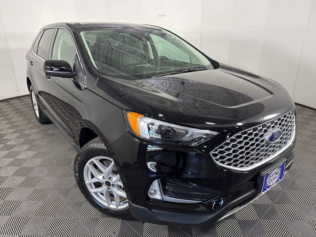 2024 Ford Edge — side profile view