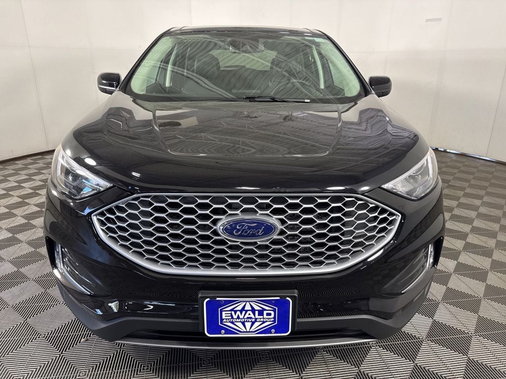 2024 Ford Edge — rear three-quarter view