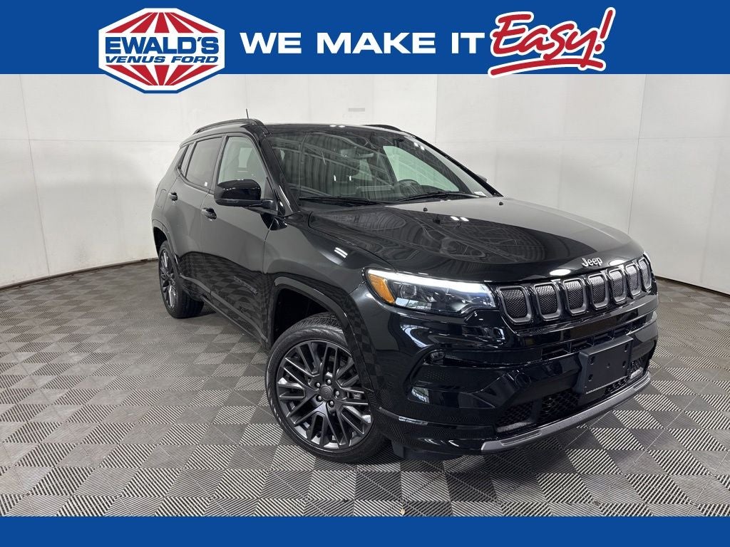 2022 Jeep Compass Limited in Diamond Black Crystal Pearlcoat — front three-quarter view